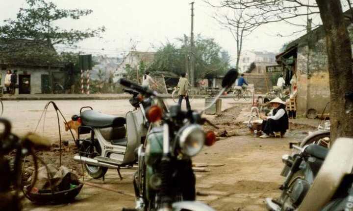 Nhìn lại hình ảnh Tết Canh Ngọ năm 1990 ở Thủ đô