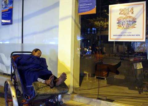Giấc ngủ cuối năm của người không có Tết