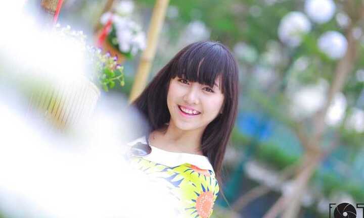 Hot girl Đà Nẵng khoe ảnh rực rỡ đầu xuân