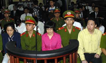 Ngân hàng ACB kháng cáo xử 'siêu lừa' Huyền Như tội tham ô