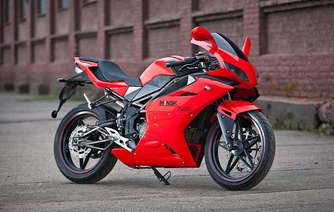 Soi cặp đôi xe mới của huyền thoại vừa tái sinh Minsk