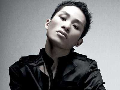 Tùng Dương mang ‘Độc đạo' chinh phục khán giả Pháp