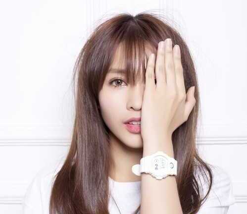 Hot girl Khả Ngân sexy đón Valentine