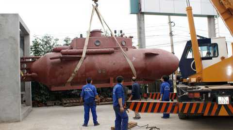 Tàu ngầm Trường Sa thành công: 'Khổ cho tiến sĩ giấy'