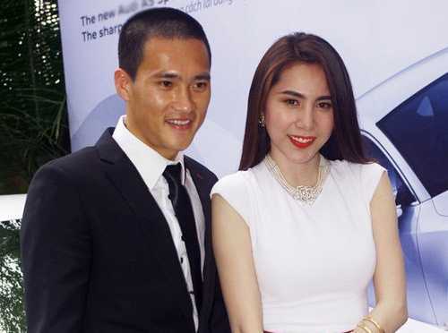 Xem túi hàng hiệu trăm triệu Công Vinh tặng Thủy Tiên