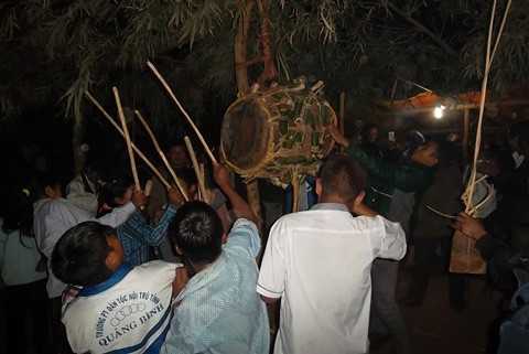 Về nơi 'ngoại tình’ không bị đánh ghen