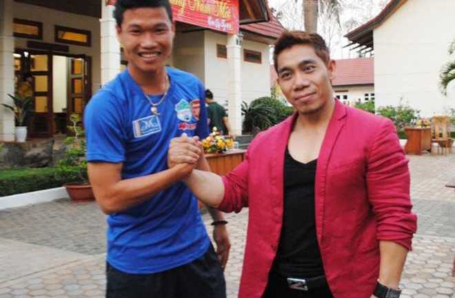 U19 Việt Nam đọ cơ bắp với Phạm Văn Mách