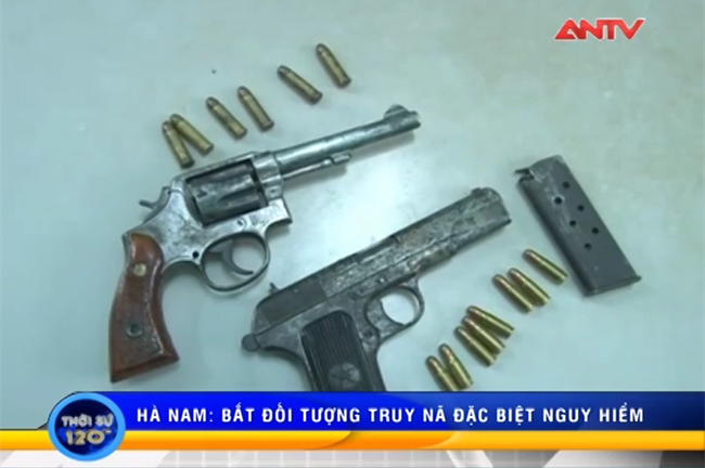 Theo chân cảnh sát bắt tội phạm bị truy nã giắt súng đạn đi chơi