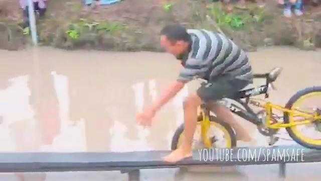 Cư dân mạng được mẻ cười vỡ bụng vì clip X-Game làng