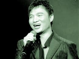 Quang Linh làm mới Ai lên xứ hoa đào