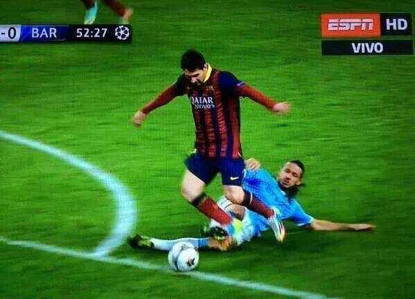 Cư dân mạng chế giễu ‘thằng hề’ Messi