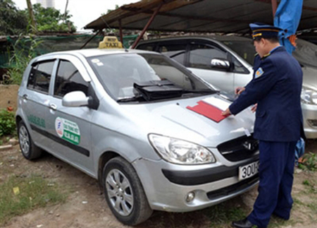 Đi 3 km, nữ tài xế taxi 'chặt' 1 triệu đồng