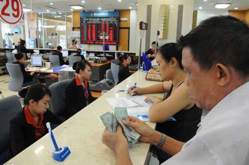 Sếp bự ngân hàng: Lớn ‘khó sống’, bé giàu sụ