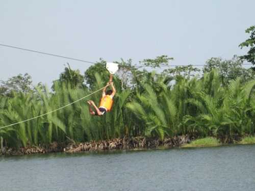 Đu dây tử thần, cô gái trẻ chết thảm