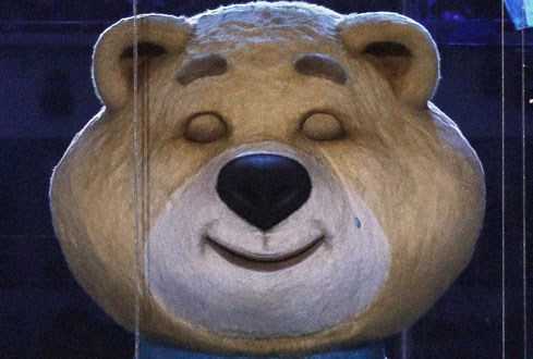 Gấu Nga đẫm lệ giã biệt Olympic Sochi