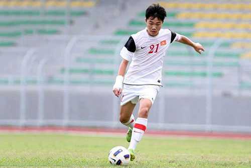 Hot boy Hàn Quốc của U19 Việt Nam lập siêu phẩm sút phạt