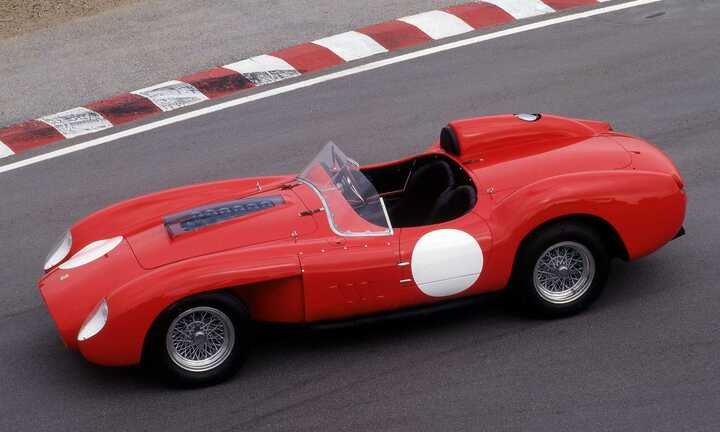 Xe cổ và những câu chuyện kỳ lạ tới khó tin