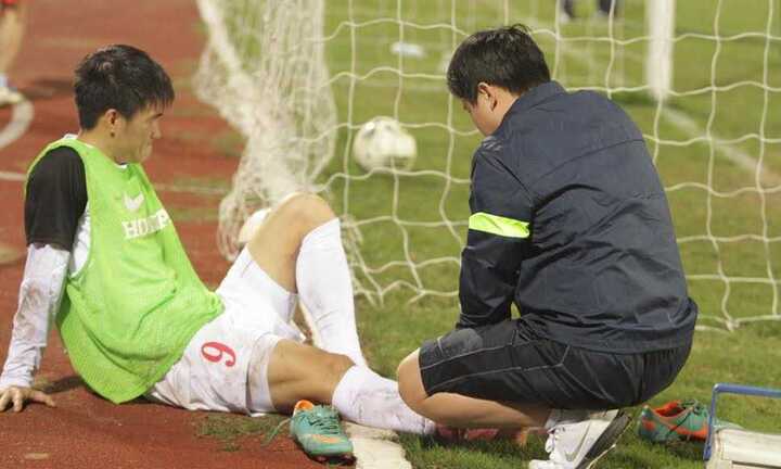 Công Vinh quá đen đủi