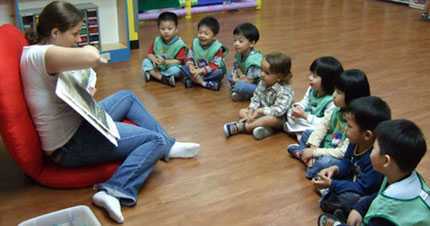 Cấm trẻ học ngoại ngữ: Chuyên gia giáo dục bất bình