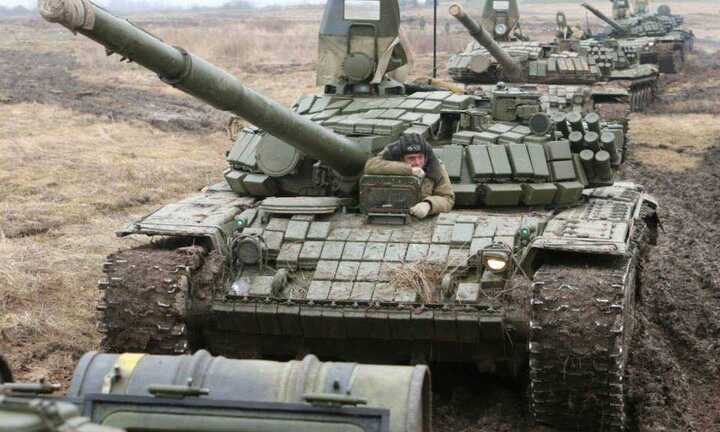 Ảnh: Tổng thống Nga thị sát tập trận bắn đạn thật gần Ukraine
