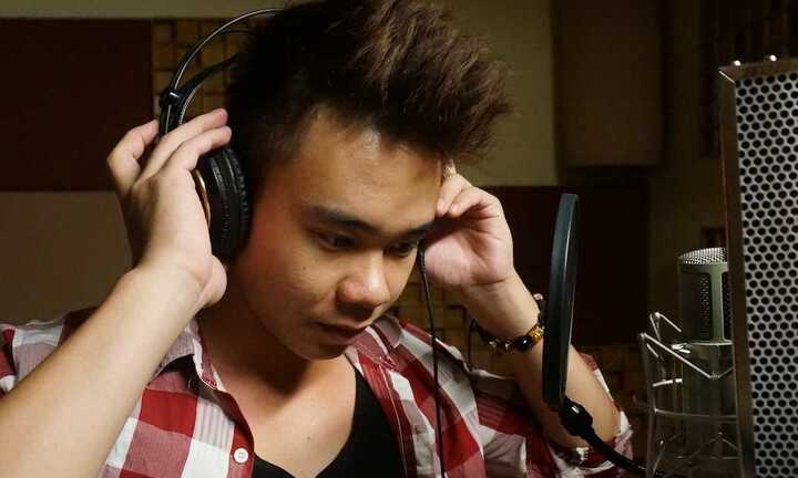 Vietnam Idol: Đông Hùng cân nhắc lại việc chọn bài