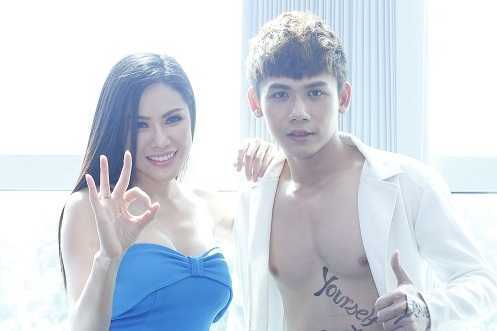 Đại Nhân chụp ảnh nóng cùng Hoa hậu