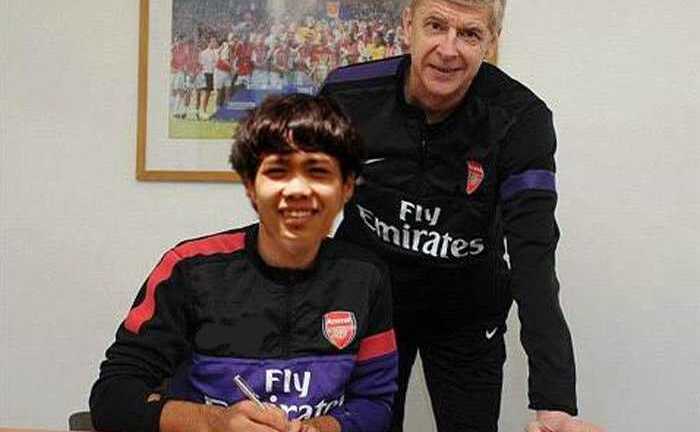 Ảnh bom tấn trong tuần: Công Phượng ra nhập Arsenal