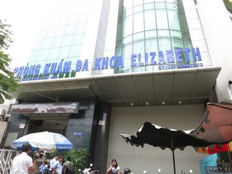 Bị phát hiện sai phạm, nhân viên phòng khám Trung Quốc dọa phóng viên