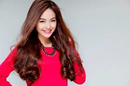 Minh Hằng: Không dám nhận giàu nhất Vbiz