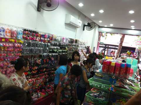 Bí mật bên trong các cửa hàng 'một giá'