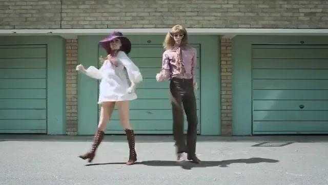 Xem lại mốt quần áo 100 năm qua trong 100 giây