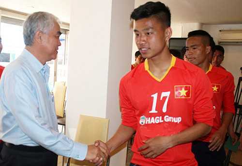 Quyền chủ tịch VFF hé mở kế hoạch 'luyện công' cho U19 VN