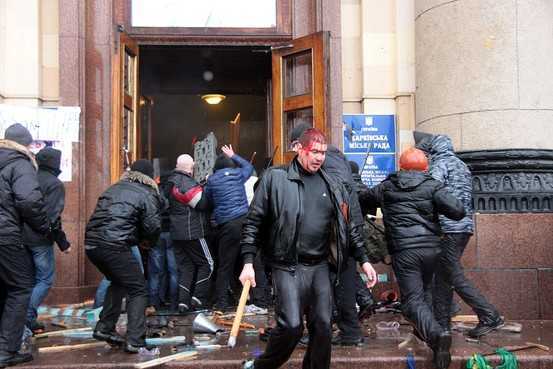 Đấu súng, lựu đạn ở Kharkov khiến 2 người thiệt mạng