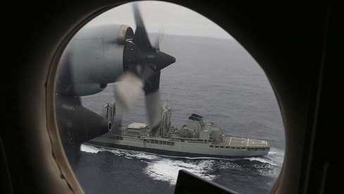 Phát hiện ván gỗ, dây đai khi tìm MH370 trên biển