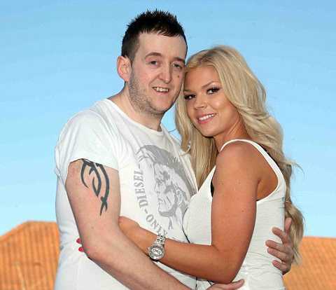 Chẳng như Tom Cruise nhưng gái đẹp vẫn yêu