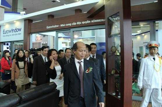 Eurowindow khuyến mãi nhân dịp Vietbuild Hà Nội 2014