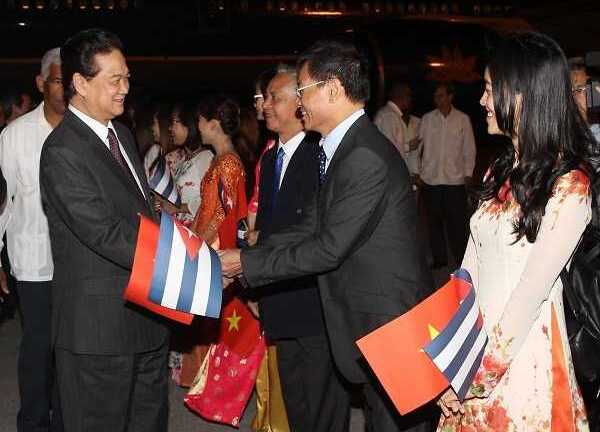Thủ tướng Nguyễn Tấn Dũng bắt đầu chuyến thăm Cuba