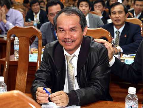 Kiếm 380 tỷ cho VFF, bầu Đức im lặng kỳ lạ