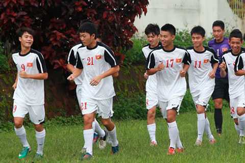 Người nổi tiếng theo dõi U19 Việt Nam đêm qua là ai?