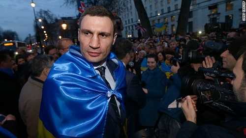 'Tiến sĩ búa thép' từ bỏ cuộc đua tổng thống Ukraine