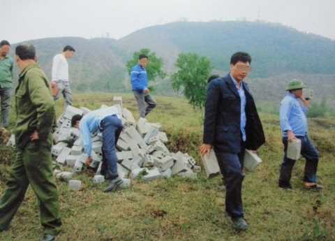 Chính quyền ban hành quyết định sai, dân 'lãnh đủ'