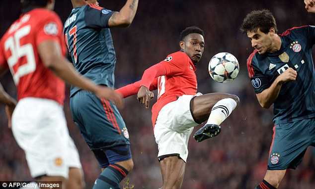 Fan Man Utd nổi giận: Welbeck tập tành làm Messi