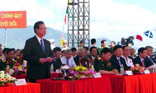 Thủ tướng: Hiện đại hóa quân đội để bảo vệ Tổ quốc