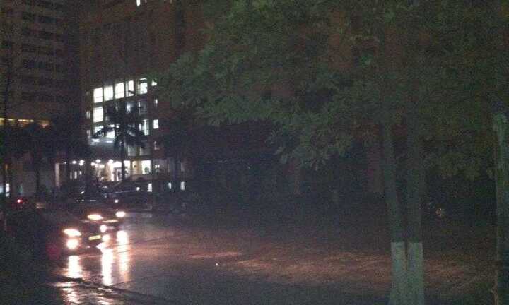 Nhiều tỉnh phía bắc: Đột nhiên ngày biến thành đêm