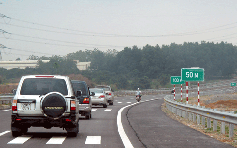 Từ Nội Bài đi Đền Hùng chỉ hết 35 phút