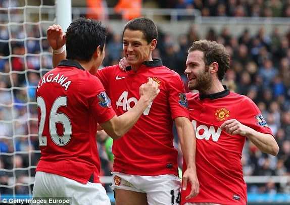 Man City gọi, Mata trả lời, Man Utd thắng hoàn hảo