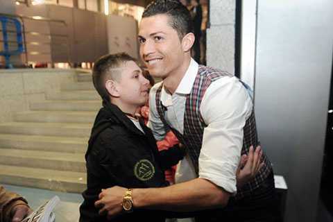 Hôn mê 3 tháng, bất ngờ tỉnh dậy vì Ronaldo ghi bàn