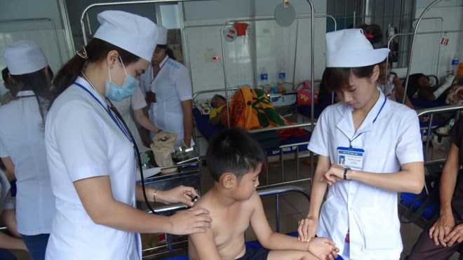 Cả làng đòi xử mẹ kế ác độc hiếm thấy