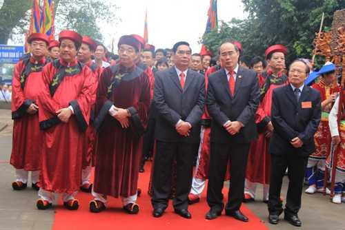 Hàng triệu người dâng hương tưởng nhớ các vua Hùng