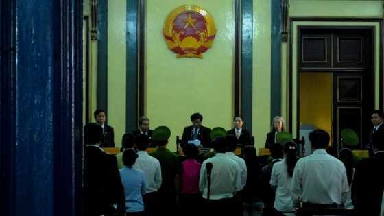 'Áp lực' tại phiên xử 5 công an đánh chết người từ đâu?